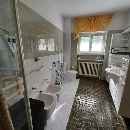 Appartamento Romy Mit 3 Gaestezimmer