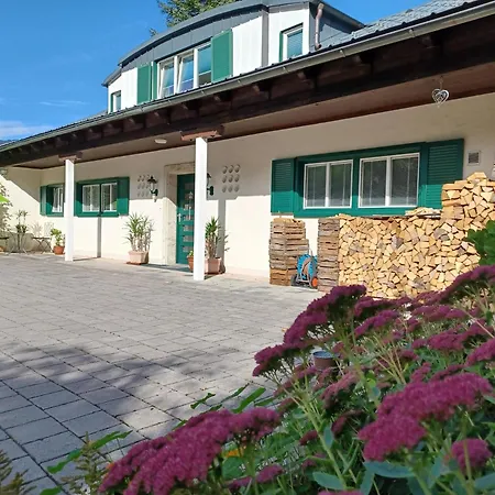 Romy Mit 3 Gaestezimmer Lägenhet