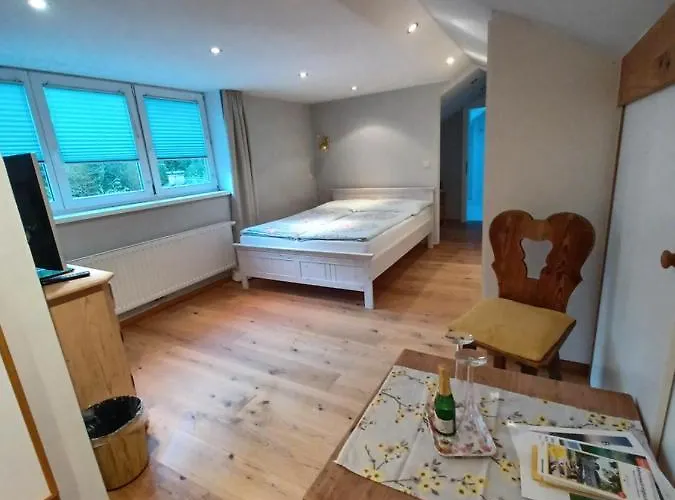 Romy Mit 3 Gaestezimmer Apartmán *